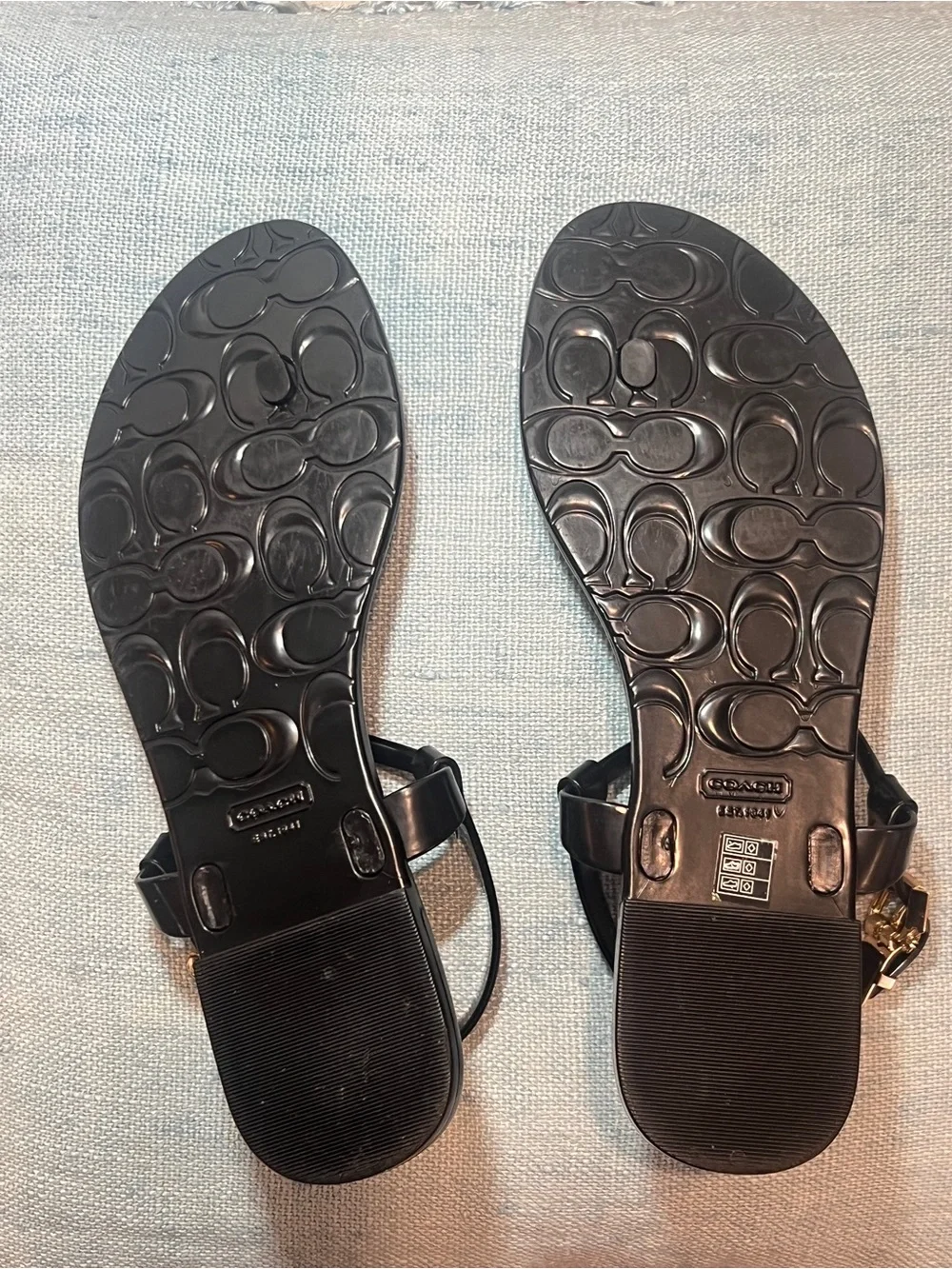COACH Pier Shiny Jelly T-Strap Charm Jelly Thong Sandals Flip Flops